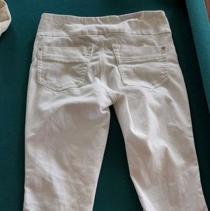 White Pants Stretch